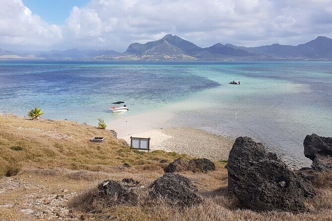 Speed Boat Tour île aux Cerfs and Others Gems of The South - Who should book this speedboat day trip