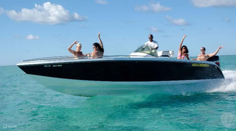 Speedboat to Ile aux Benitier: Dolphin Encounter & Lunch - Starting at Flic en Flac: What the Meeting and Briefing Feel Like