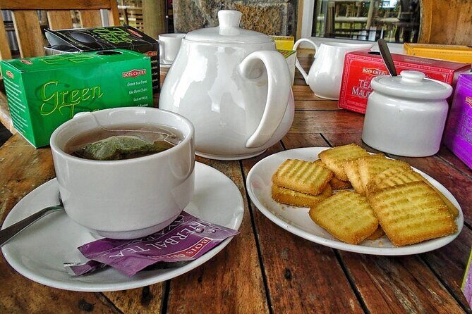 The Gorgeous East: Bois Cheri Tea factory, Rhumerie St-Aubin, Mahebourg & Lunch - Bataille de la Passe at the Waterfront and Bazar Street Market Time