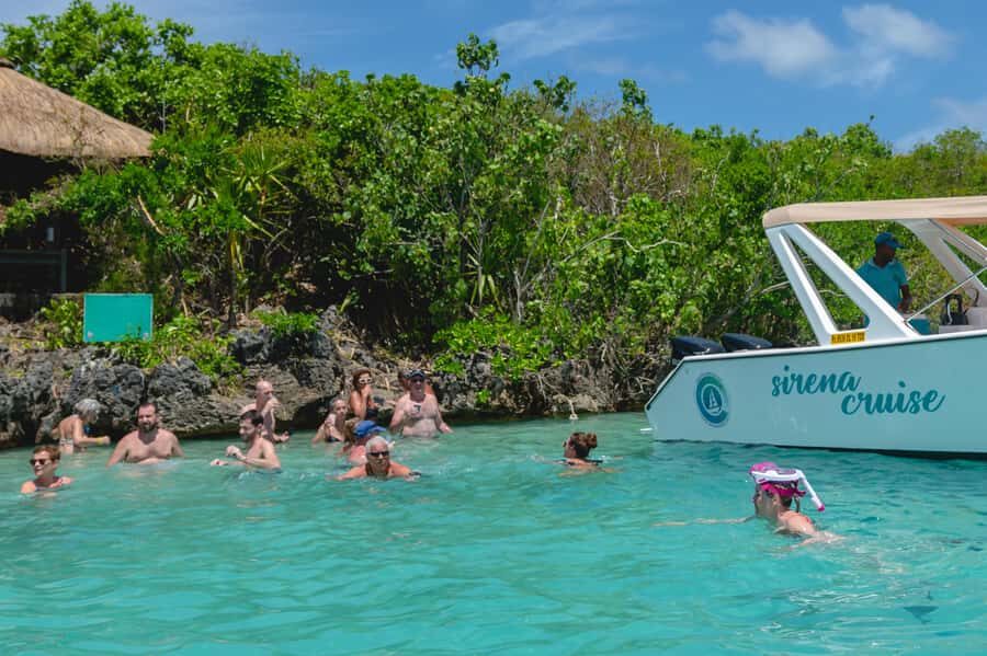 Trou d'Eau Douce: 5 Islands Tour with Snorkeling and BBQ - Île aux Cerfs: shopping time, sightseeing, and an easy break