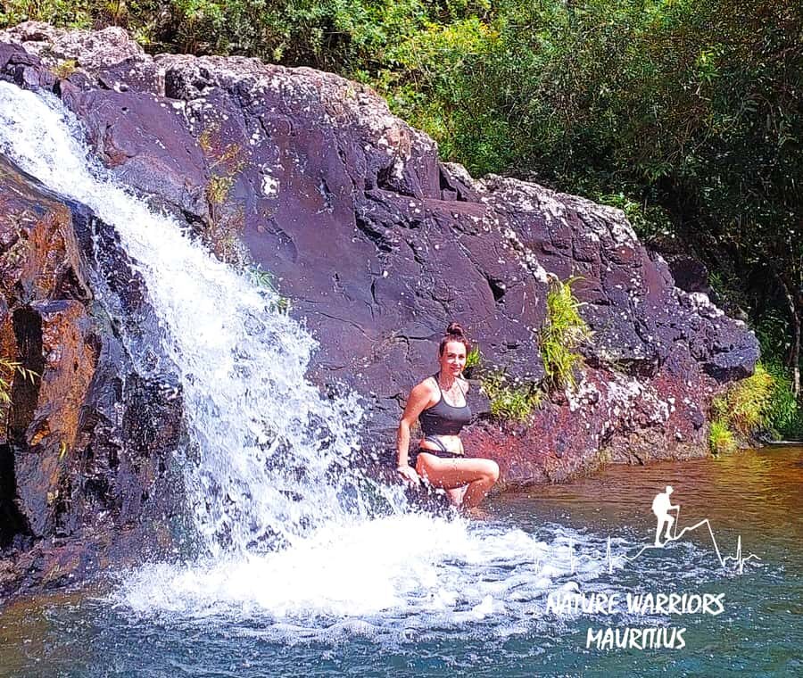Vacoas-Phoenix: Private Hiking Tour to Tamarind Falls - Food Stop That Actually Works: Samoosa, Spring Roll, Half Moon, Juice