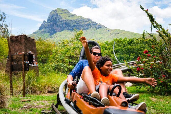 Wild South West Tour : SAFARI & TULAWAKA CASELA PARK & LE MORNE - Key Highlights at a Glance