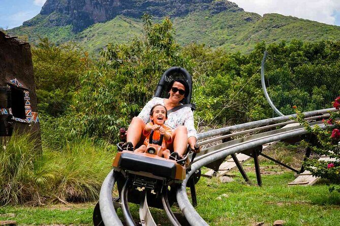 Wild South West Tour : SAFARI & TULAWAKA CASELA PARK & LE MORNE - Le Morne Beach and La Prairie Views: The Quick Start That Sets the Mood